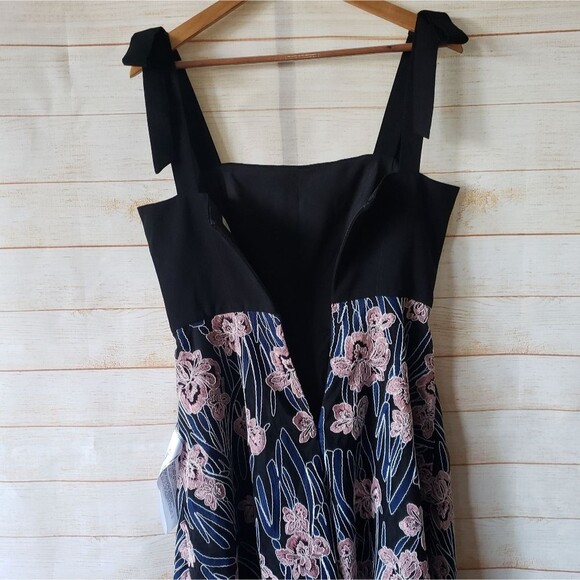 Dress The Population Saige Tie Shoulder Floral Embroidered Lace Strappy Dress - Picture 7 of 12